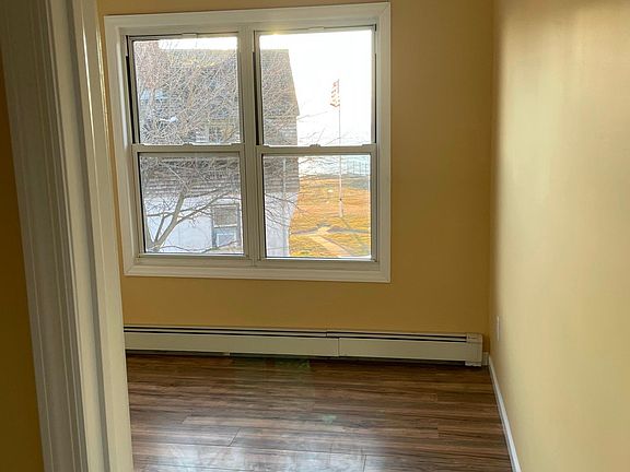 2nd image of 4725 Beach 47th St APT 5