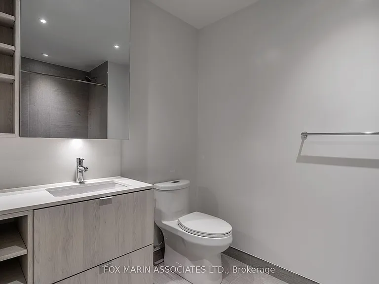 11 Yorkville Ave #802 — Photo 19