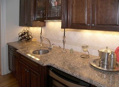 Butler's Pantry/Wet Bar