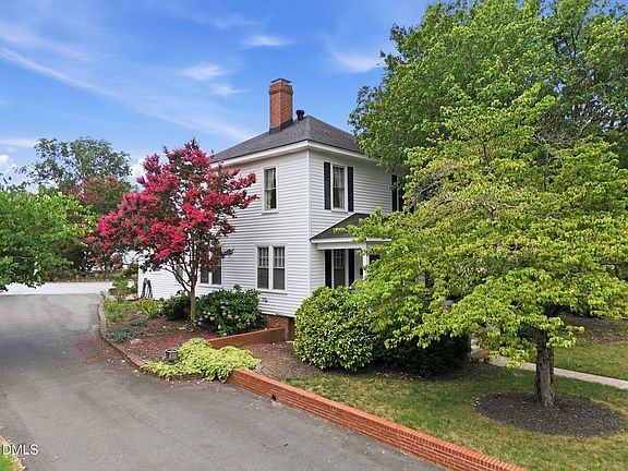 3rd image of 211 Barnette Ave
