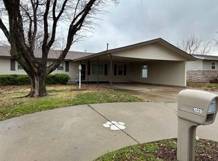 1025 W Terry St, Slaton, TX 79364