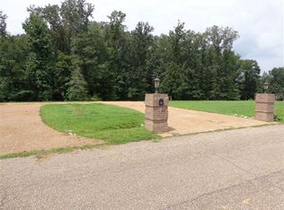 253 Sunnyside Dr, Paris, TN 38242