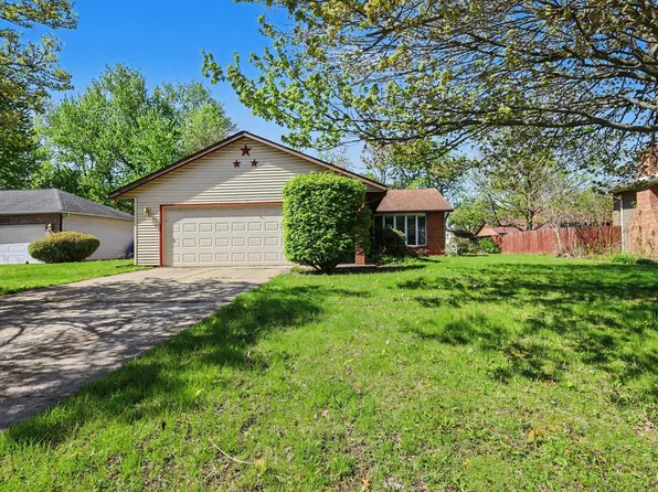 1624 Fox Point Dr, Chesterton, IN 46304
