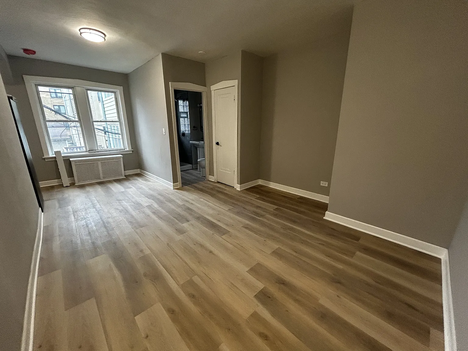5005 North Harding Avenue - 5009-3 — Photo 4