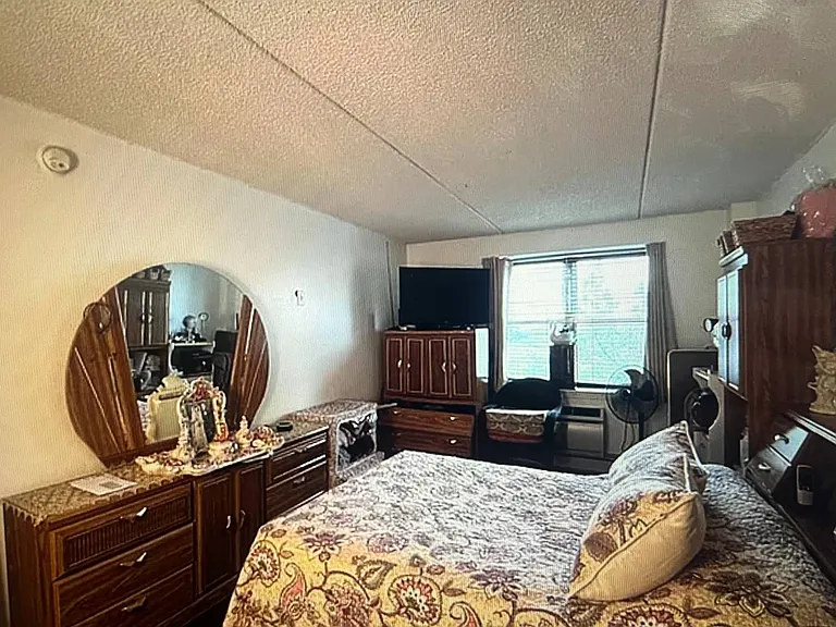 79-14 Rockaway Beach Blvd — Photo 3