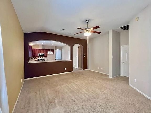 5th image of 26518 Everett Glen Ln