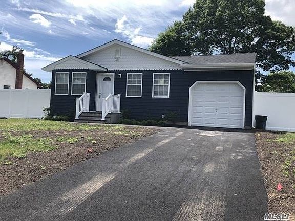 2nd image of 108 Chanel Dr E