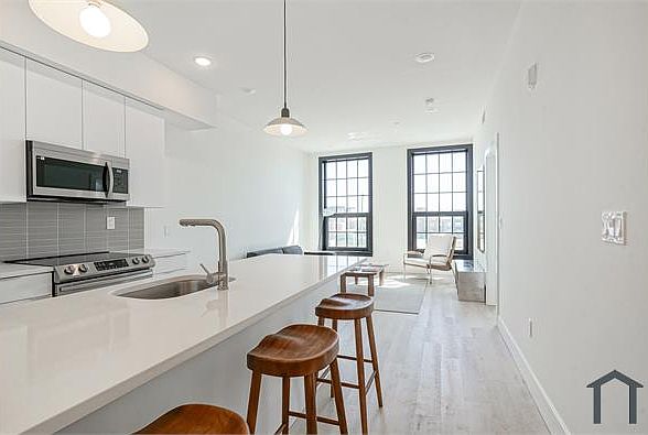 1st image of 2644 Coral St #9
