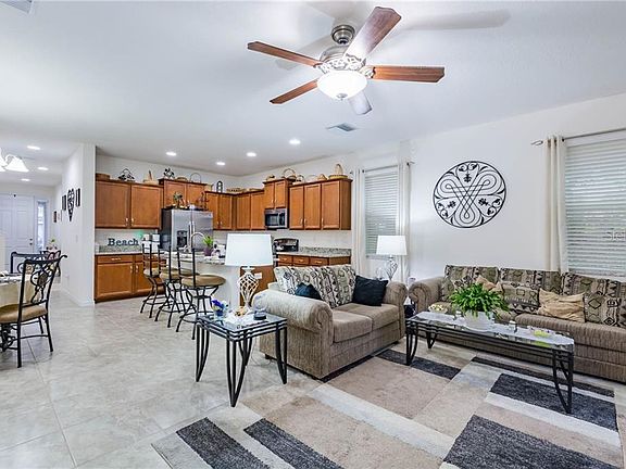 4th image of 10429 Red Carpet Ct