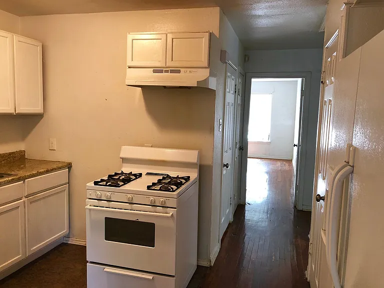 312 Babcock Rd — Photo 3