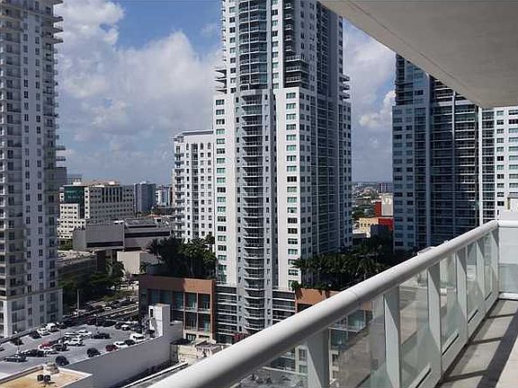 3rd image of 50 Biscayne Blvd APT 2001