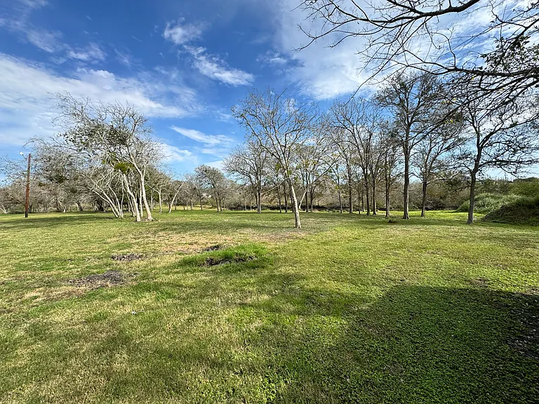 140 State Highway 35 N — Photo 22