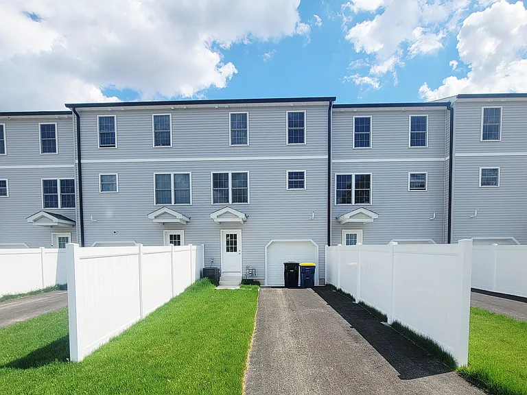 234 Rojan Rd — Photo 35