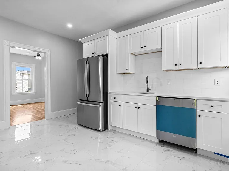 67 Romsey St #2 — Photo 3