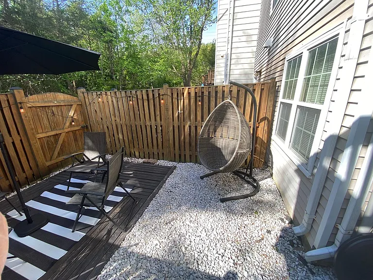 4235 Stockbridge Dr — Photo 6