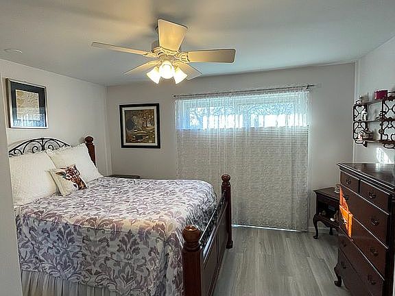 5th image of 12 Temple Garden Ct