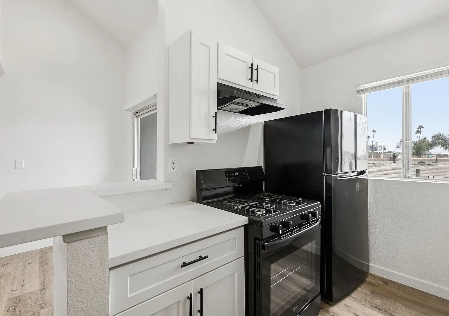 511 E 99th Street — Photo 3