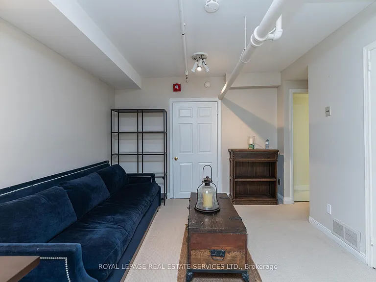 70 Shaftesbury Ave #4 — Photo 35