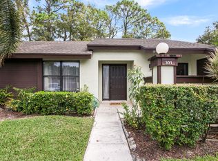 301 Cactus Hill Ct, Royal Palm Beach, FL 33411