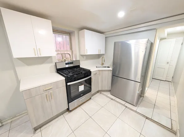 189 East 51st Street image 1 of 11