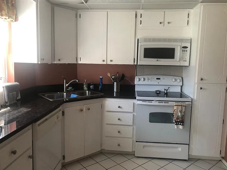 221 Cedarwood Cir #221 — Photo 8