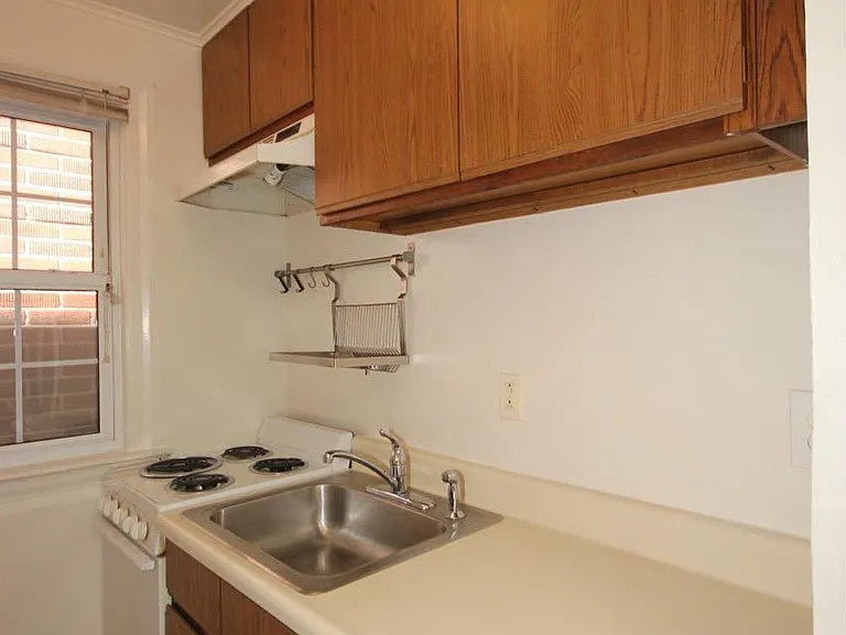 1006 Oronoco St #UPPER LEVEL — Photo 9