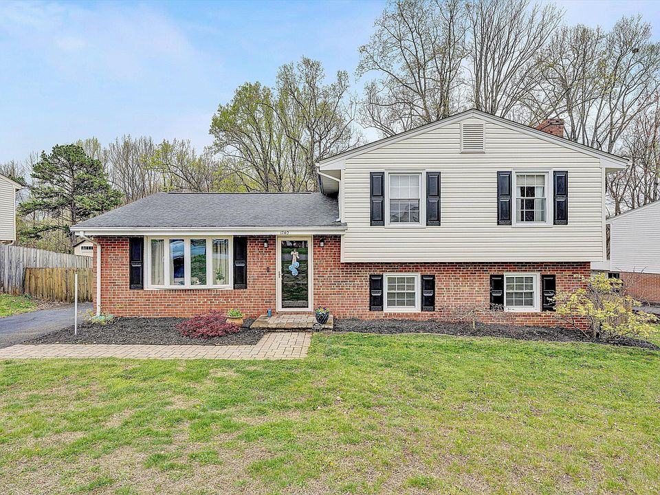 1st image of 1740 Parker Ln