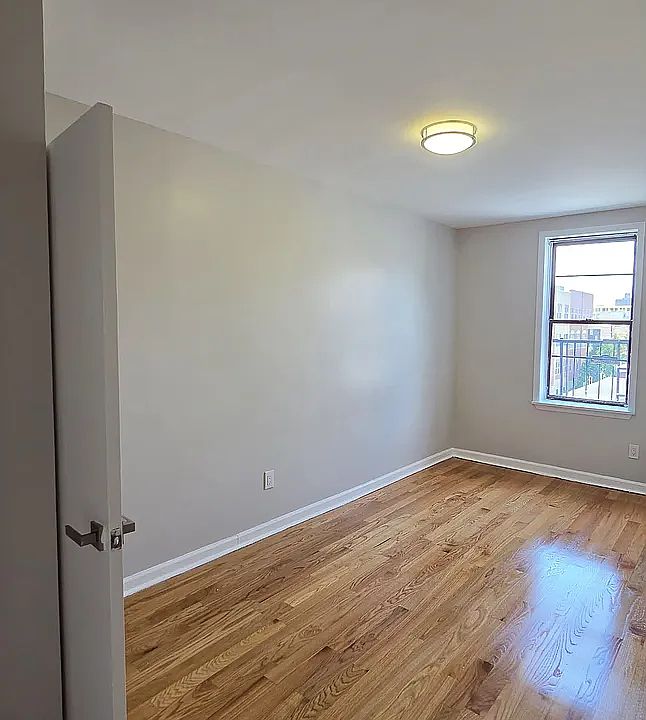 1st image of 301 64th St #32