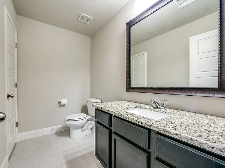 8916 Monument Parke — Photo 23