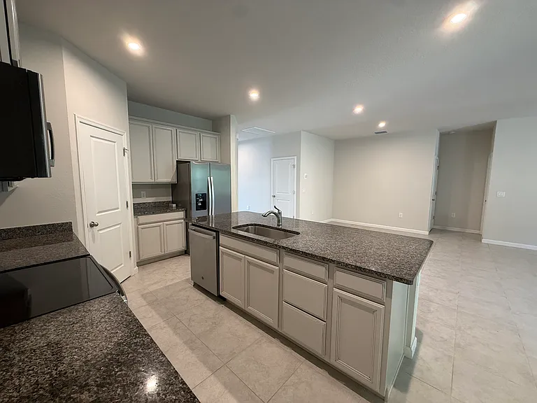 18236 Hunters Meadow Walk — Photo 7