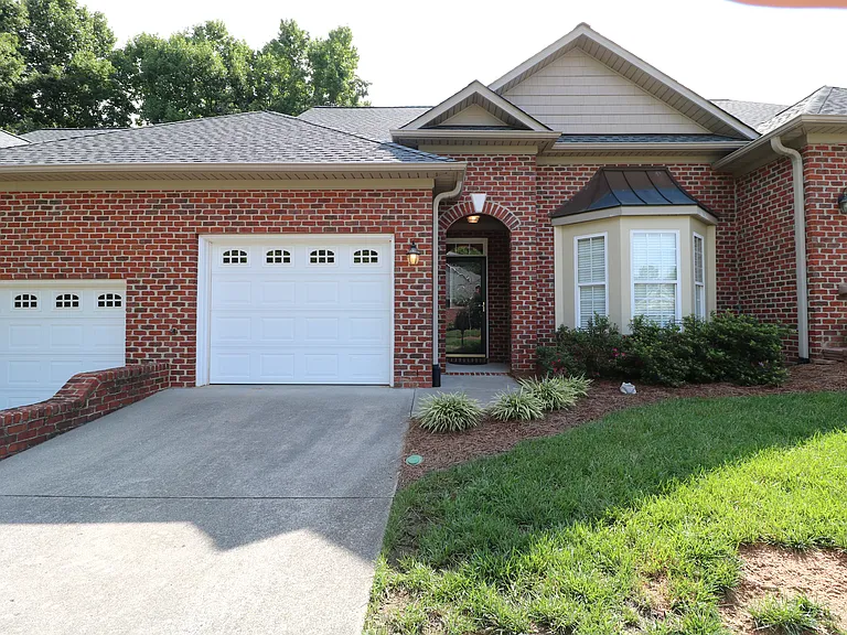 777 Tatton Park Dr — Photo 2