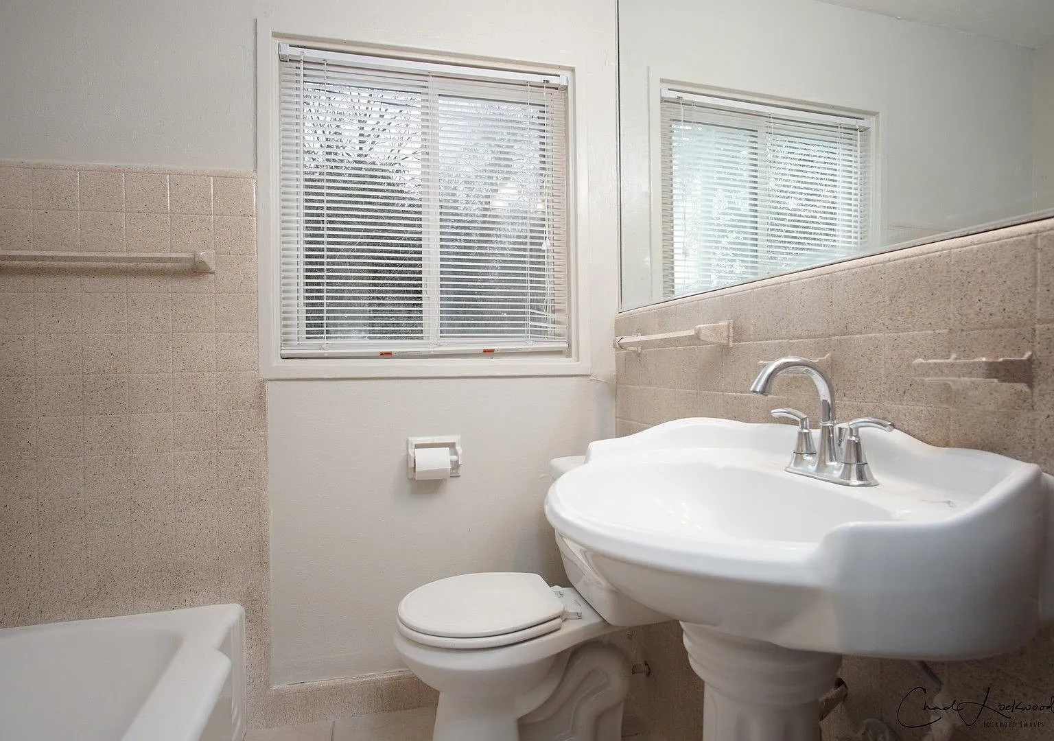 Charming 2 bedroom 1 bath — Photo 2