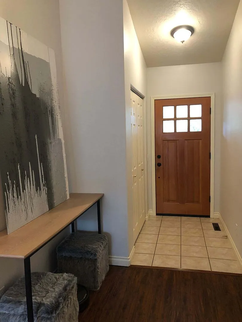 Ranch style home close to river & trails, with A/C! — Photo 2