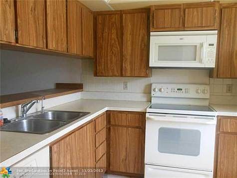 5th image of 1705 Whitehall Dr APT 103