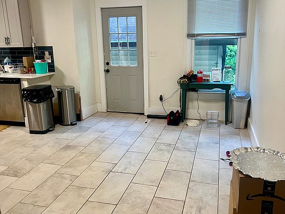 4th image of 510 Augusta Ave