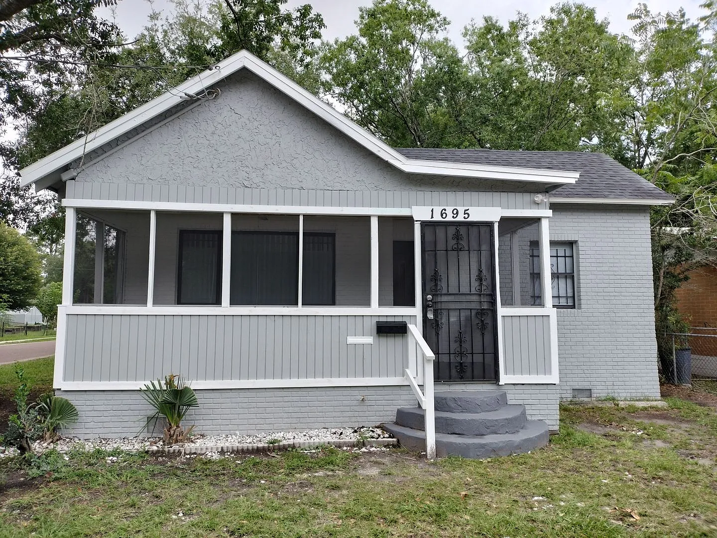 ** Section 8 Approved** 3/2 Single Family home Move in Ready — Photo 2