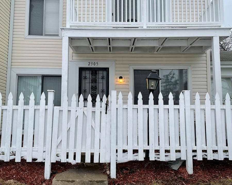 1st image of 2305 Windsor Ln