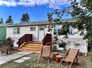 2326 S 19th Ave, Bowden, AB T0M0K0