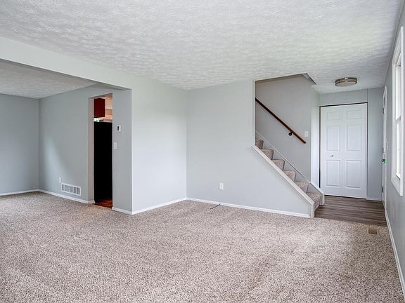 5th image of 10 Quail Hill Rd