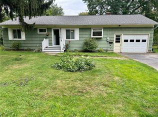 7 Bellewood Cir, North Syracuse, NY 13212