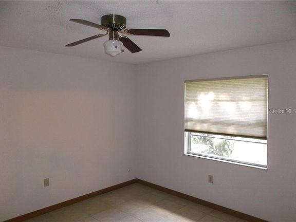 4th image of 819 Sleepy Harbour Dr