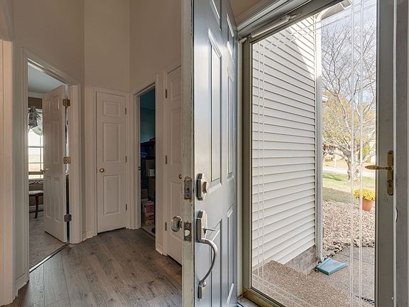 5th image of 2109 Iroquois Ct