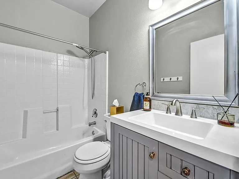 6072 Paseo Salinero — Photo 11