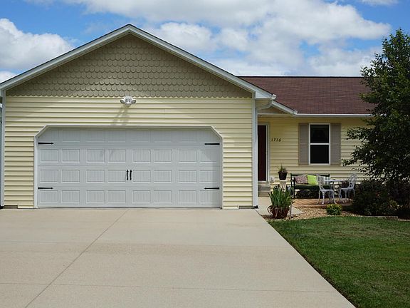 2nd image of 1716 Luna Dr