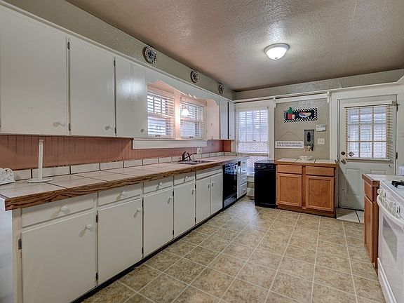 5th image of 301 W Quincy St