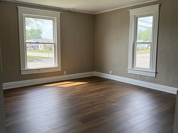 4th image of 630 N Brandon Ave