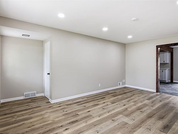 2nd image of 1616 Donald Avenue