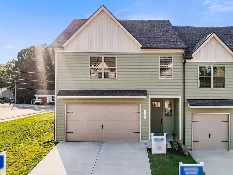 1708 Bennett Village Dr — Photo 1
