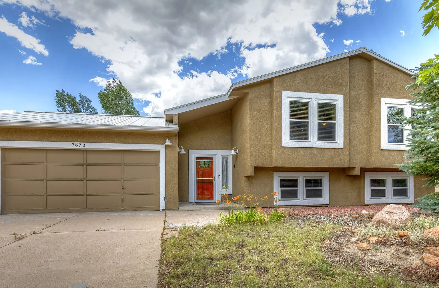 Charming Home in School District 20! — Photo 1
