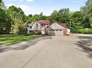 16733 Darling Rd, Woodburn, IN 46797